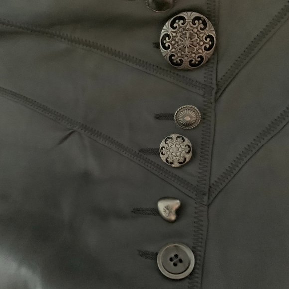 Danier size 4 butter soft grey leather skirt - Picture 2 of 4